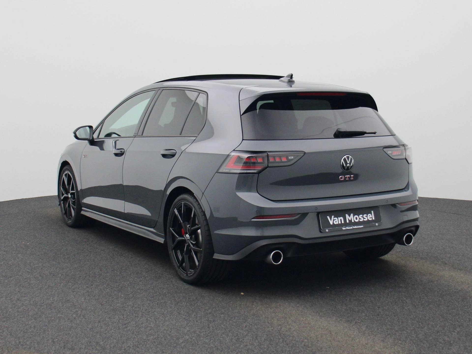 Volkswagen-Golf-image-1