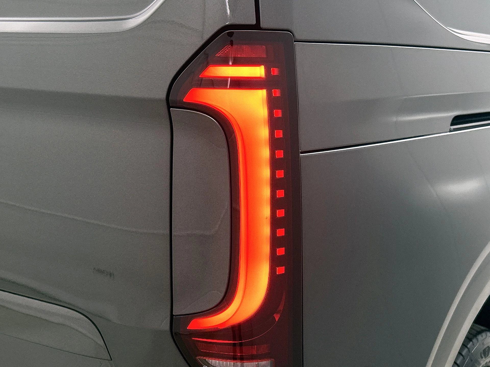 Volkswagen e-Transporter Bulli L2H1 218PK