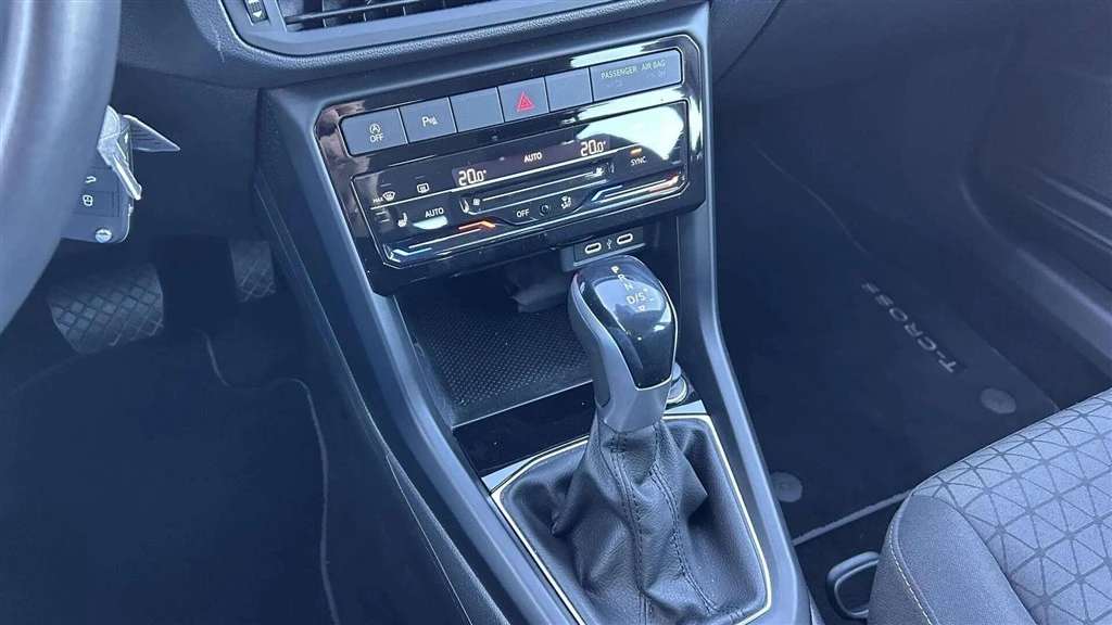 Volkswagen-T-Cross-image-15