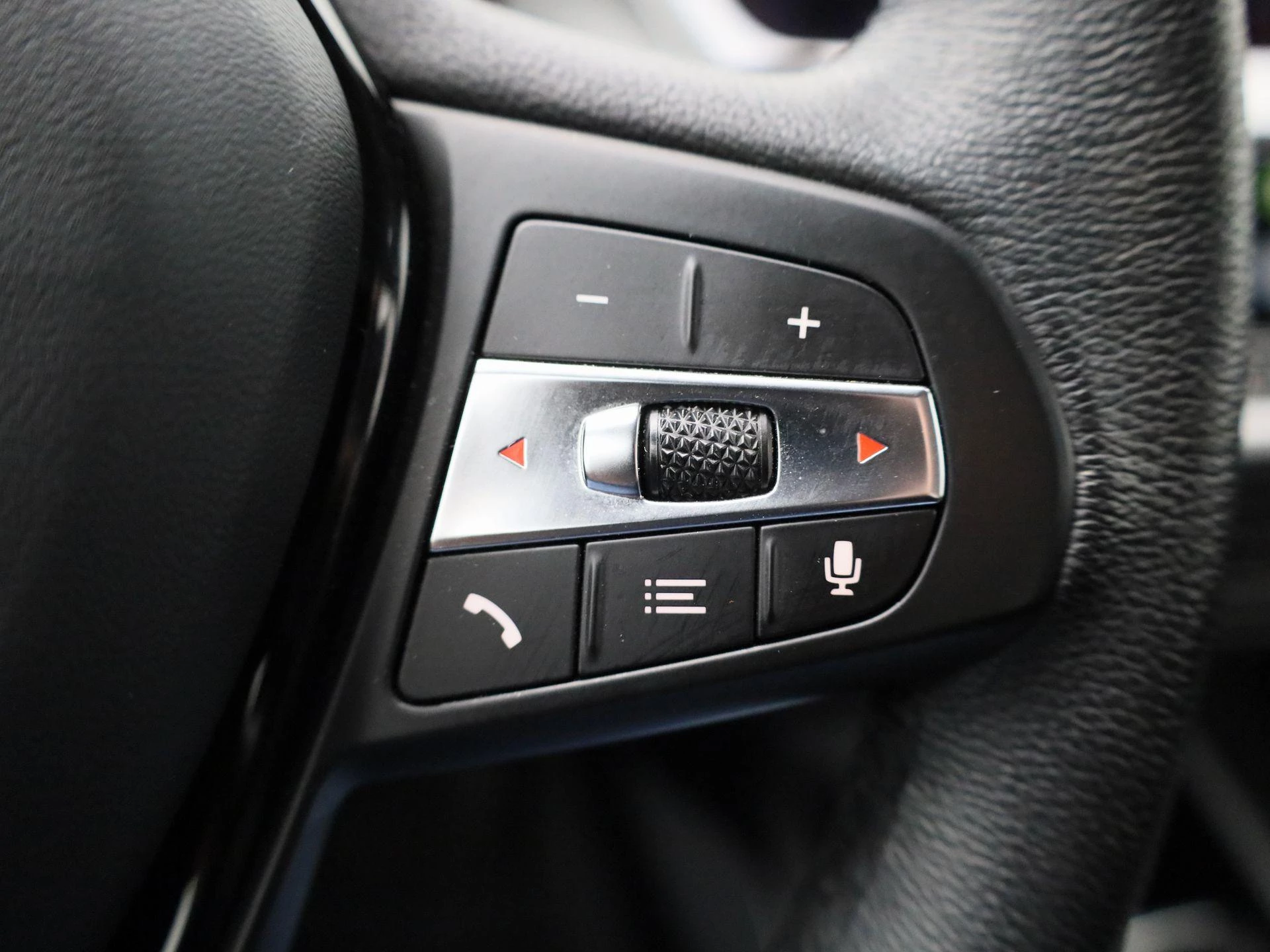 BMW Série 1 Hatch 118iA (100 kW)