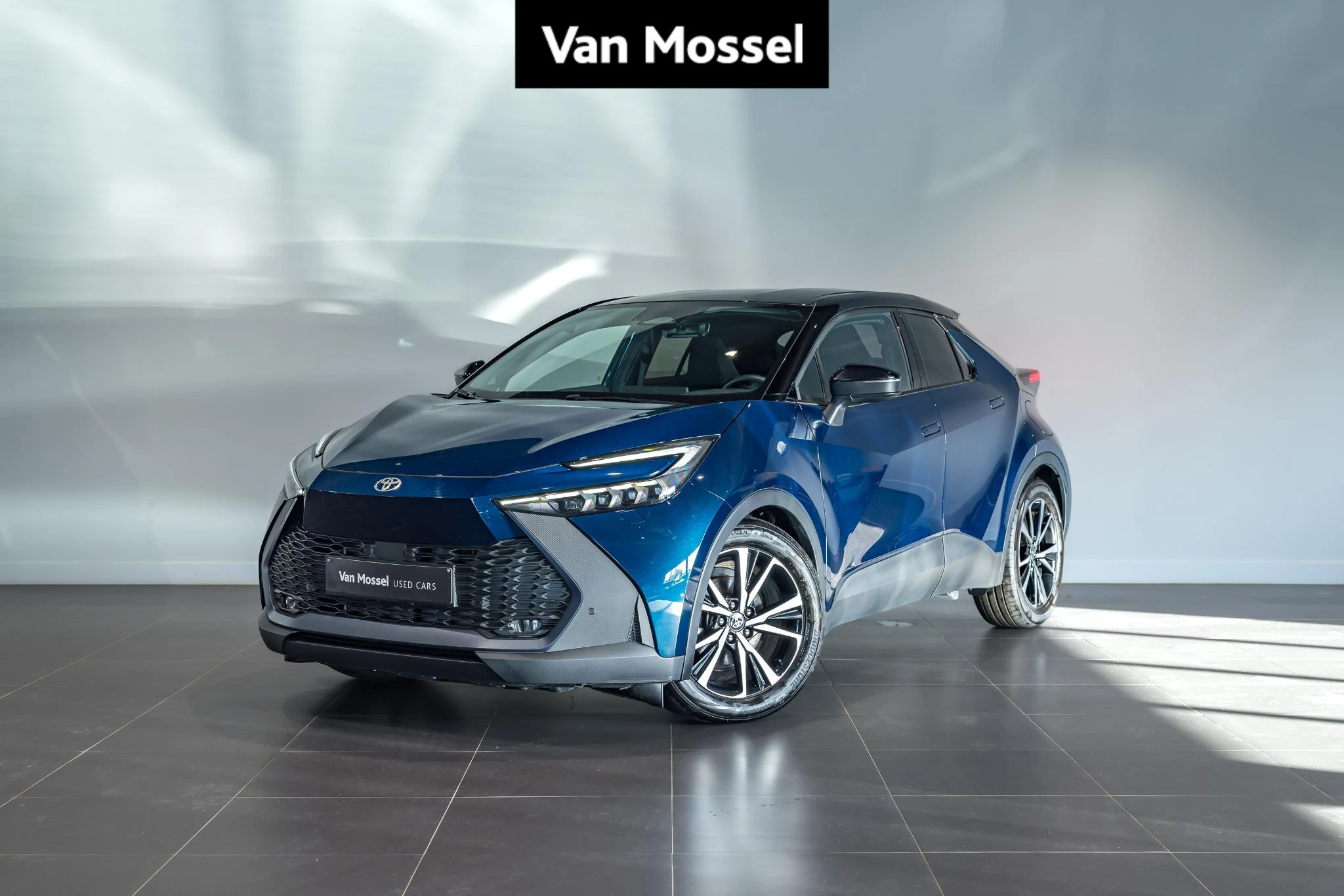 Toyota-C-HR-image-0