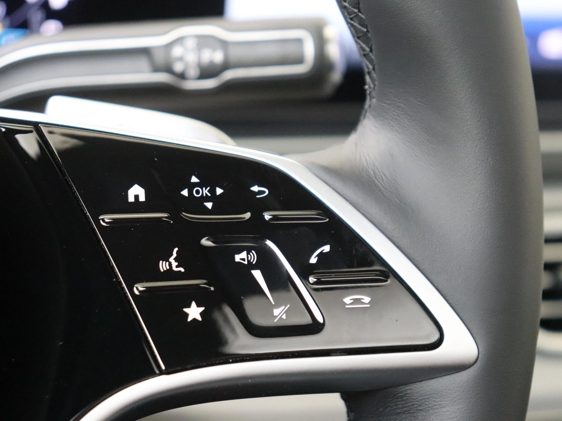 Mercedes-Benz-GLE-image-13