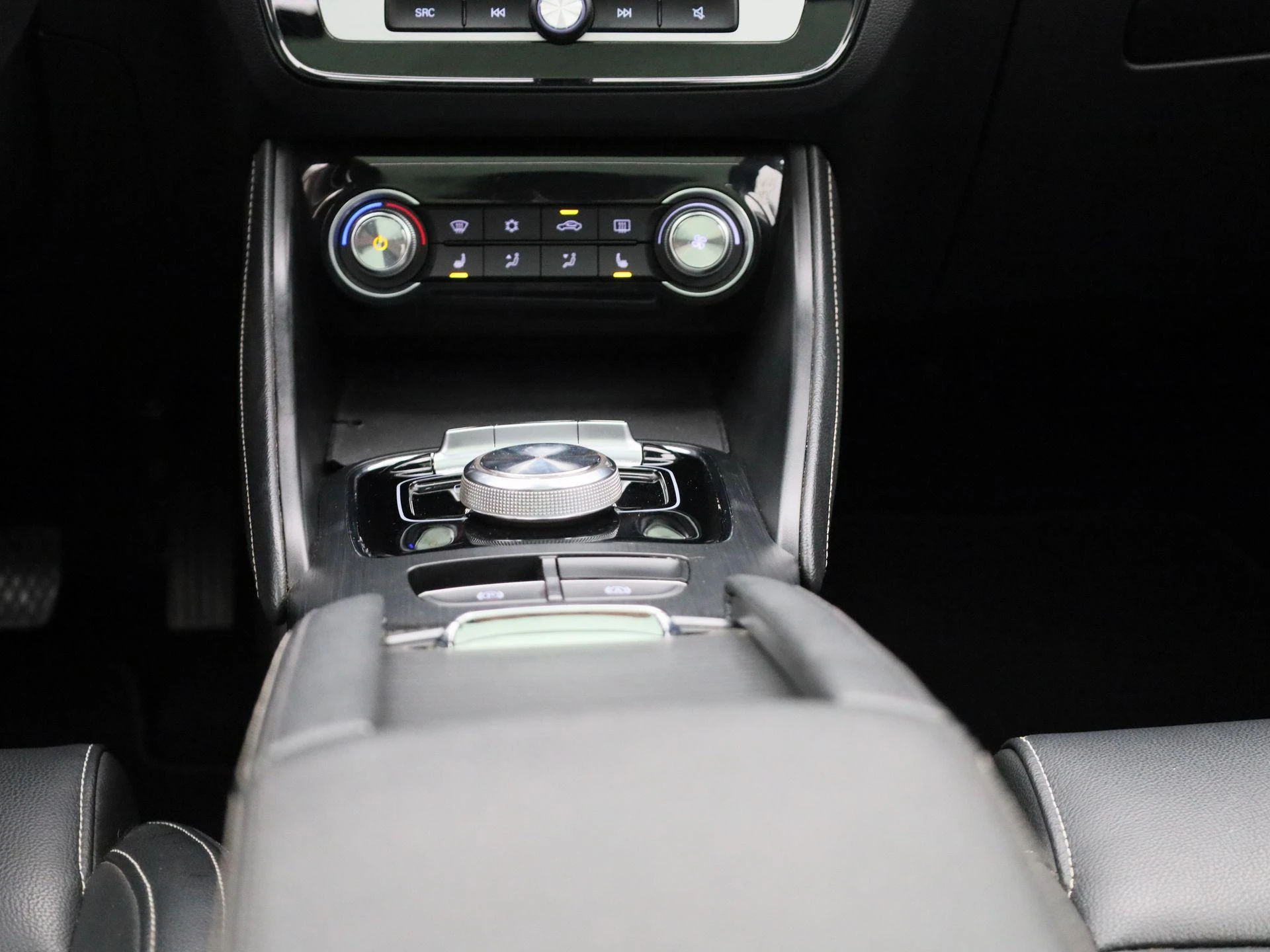 MG-ZS EV-image-9