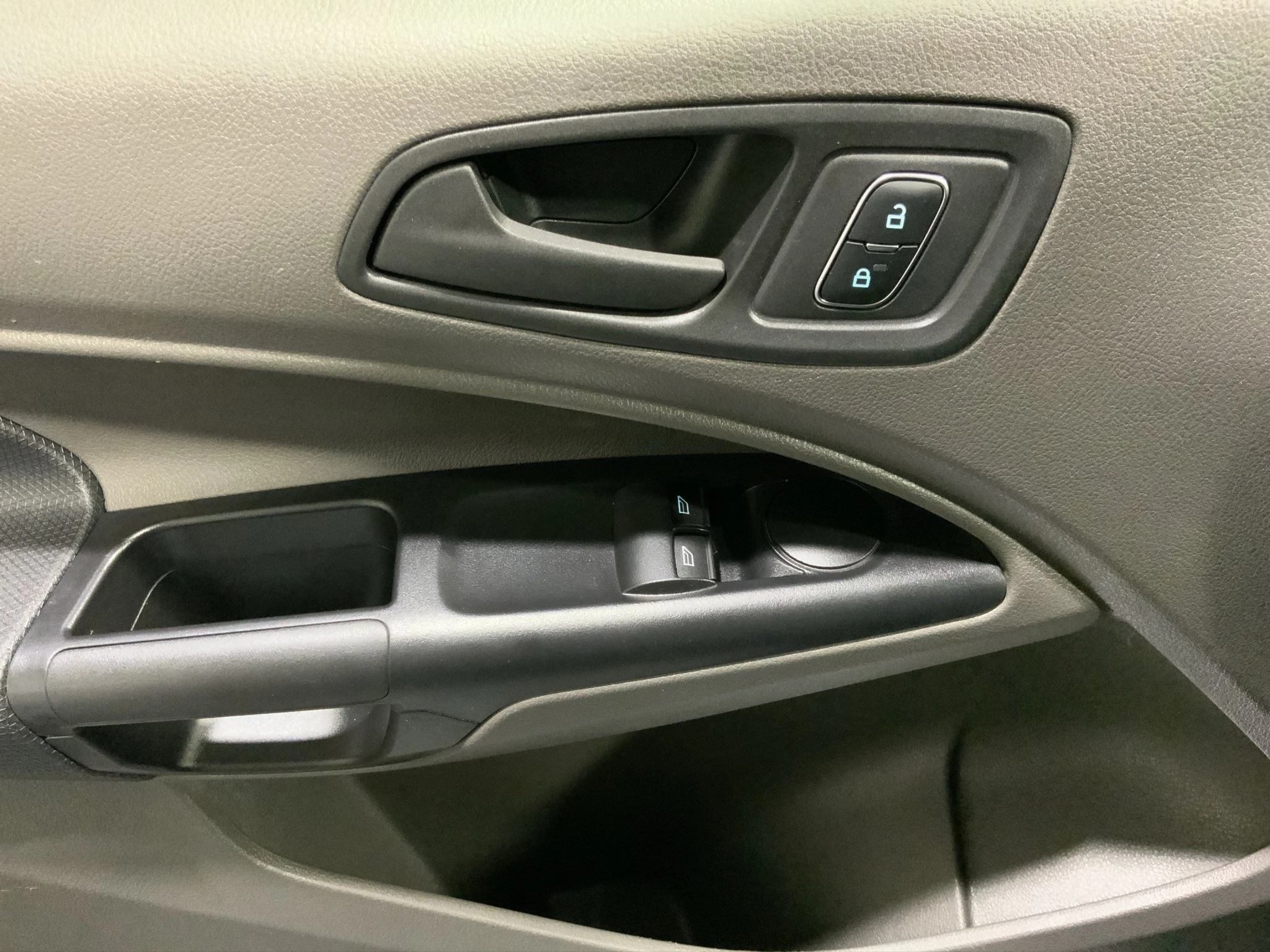 Ford-Transit Connect-image-14