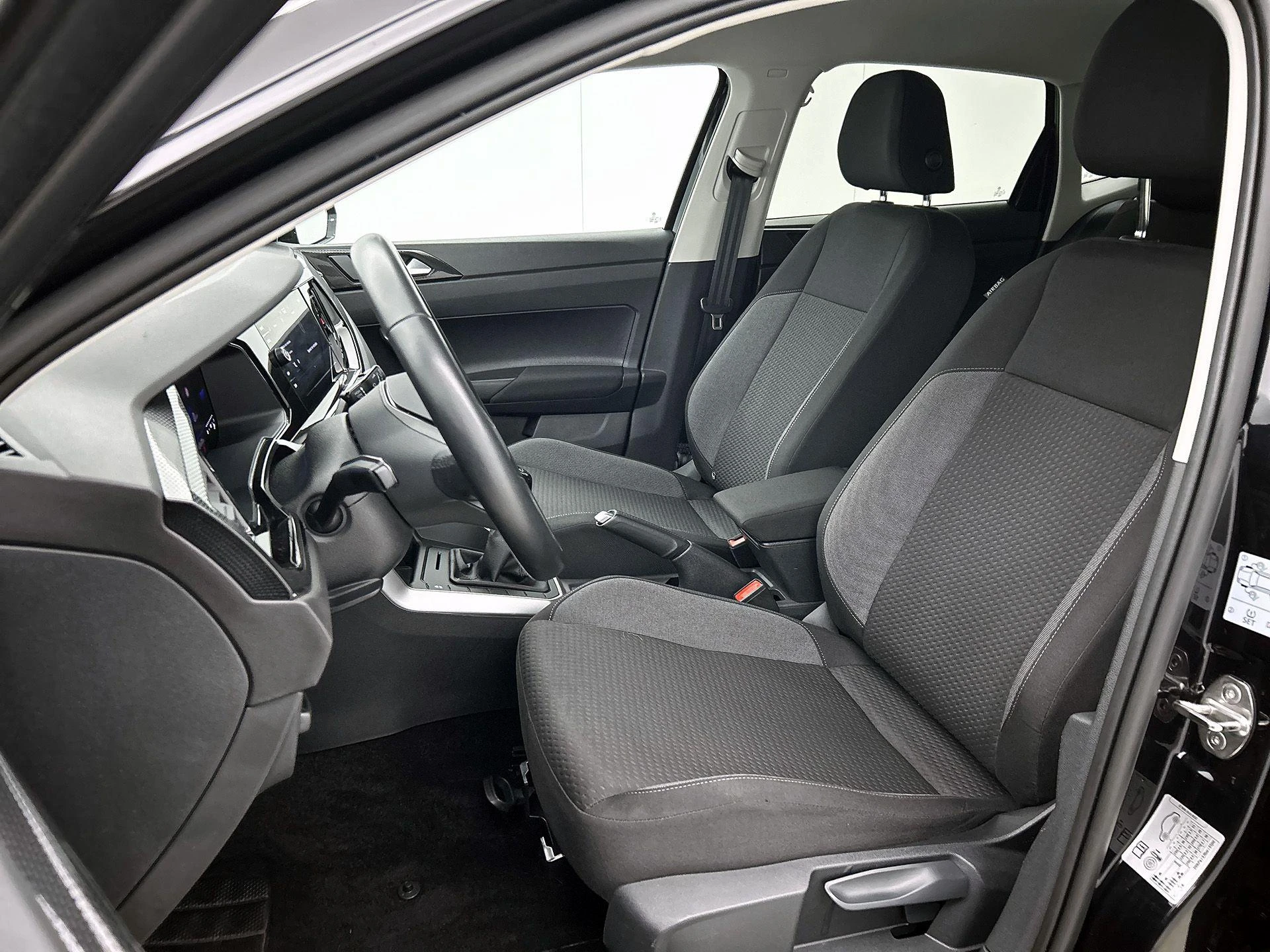 Volkswagen-Polo-image-32
