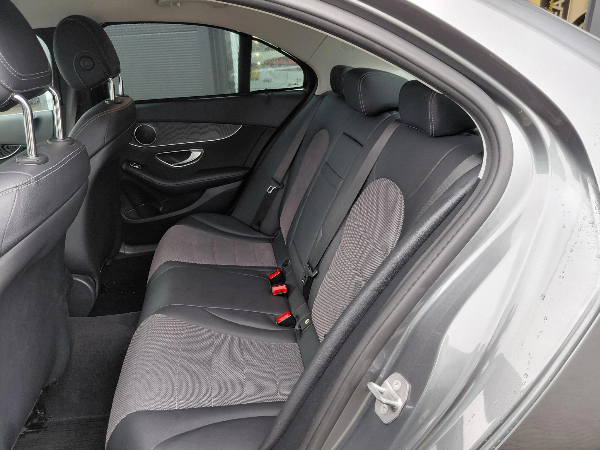 Mercedes-Benz-C-Klasse-image-10