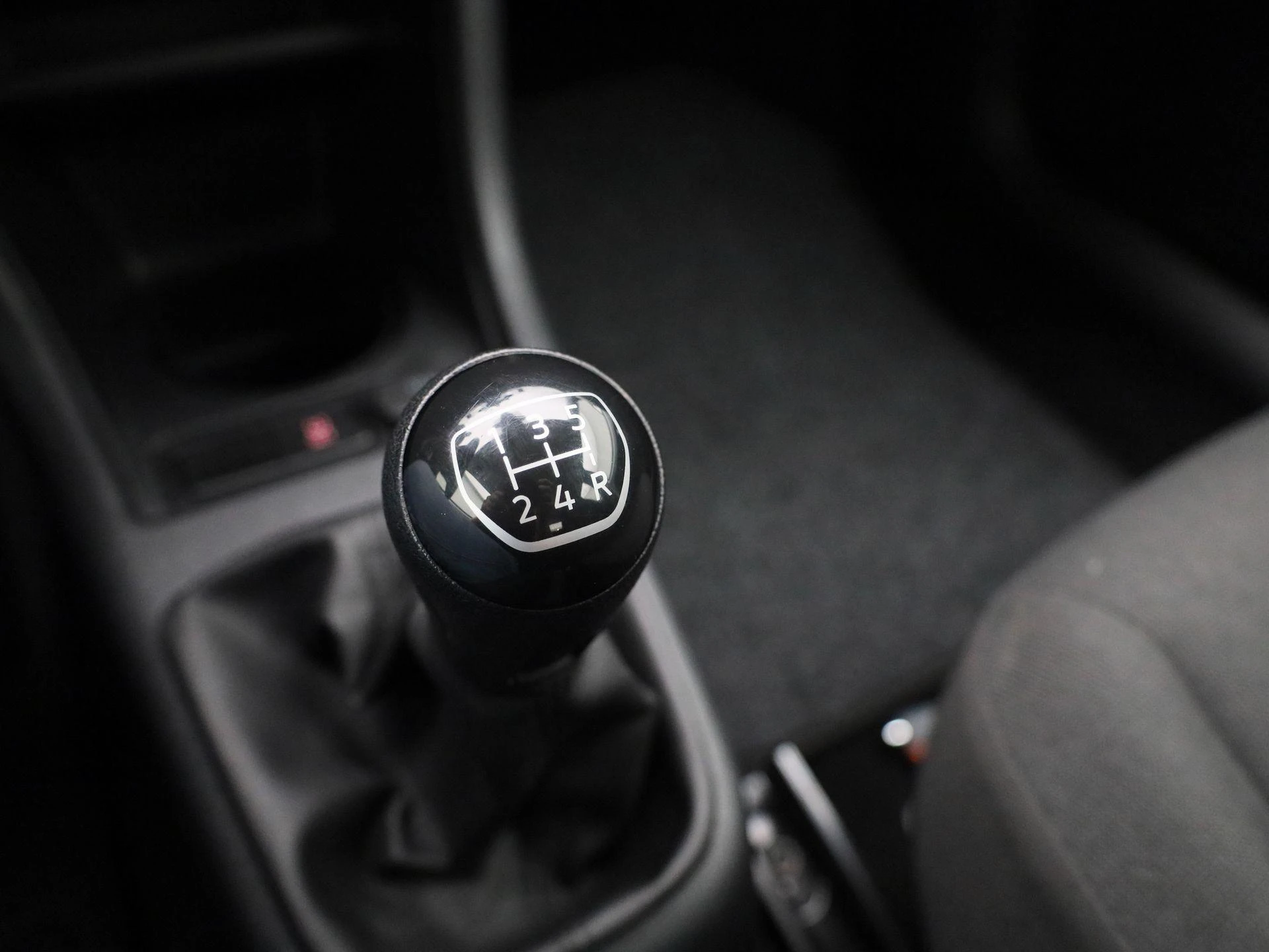 Volkswagen-up!-image-19