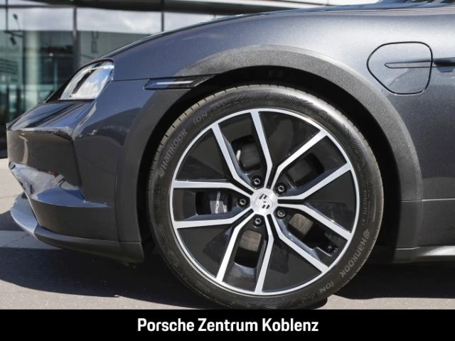 Porsche-Taycan-image-8