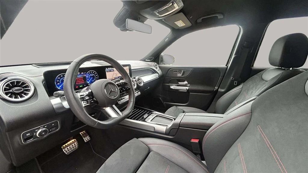 Mercedes-Benz-EQB-image-16