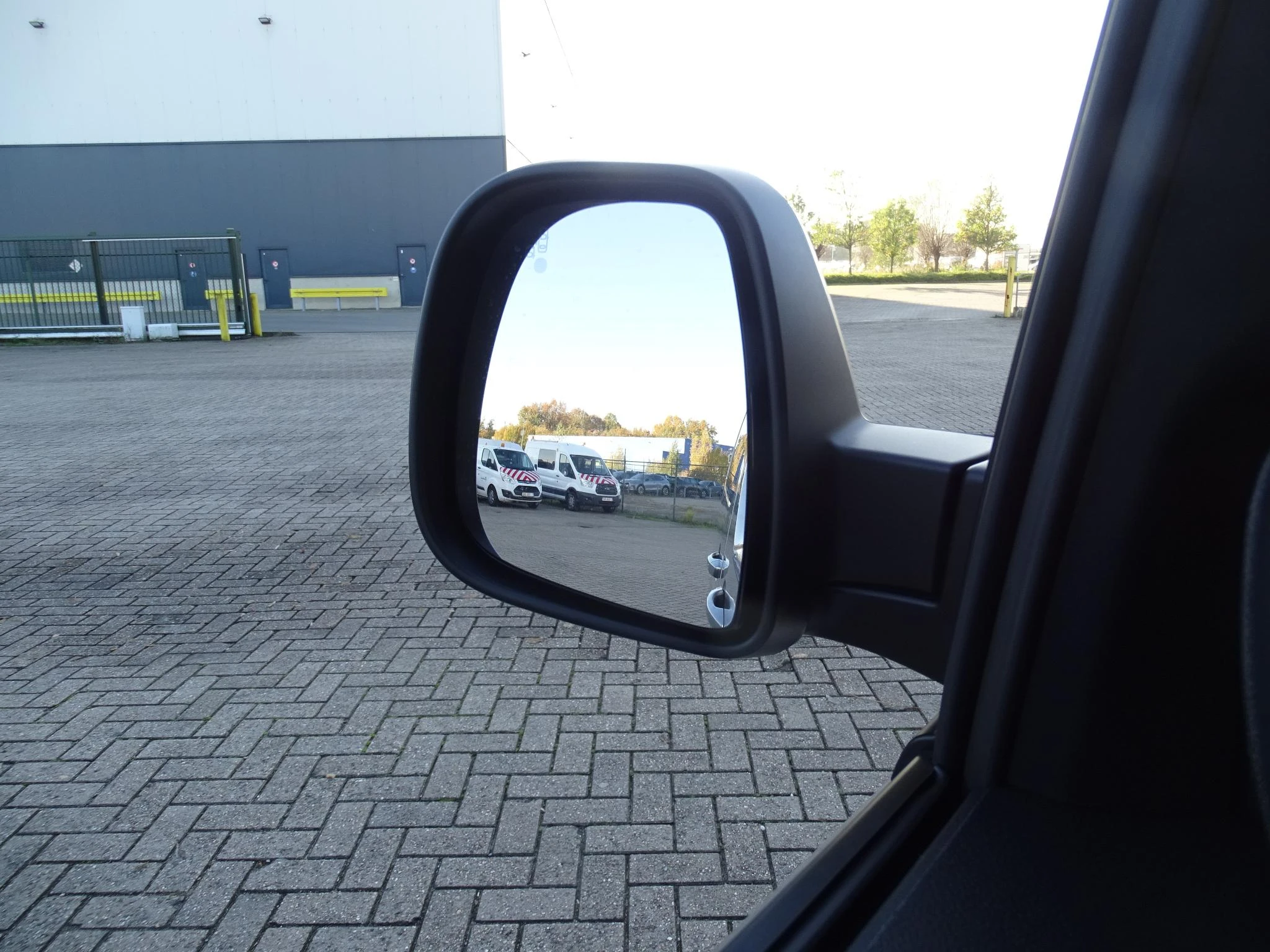 Opel-Vivaro-image-23