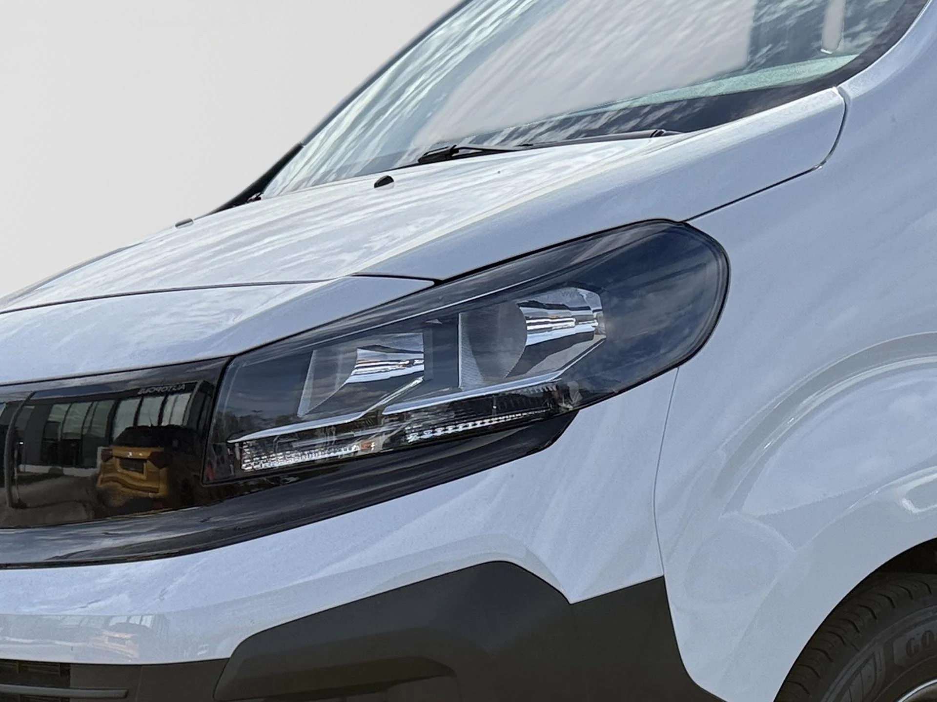 Opel-Vivaro-image-17