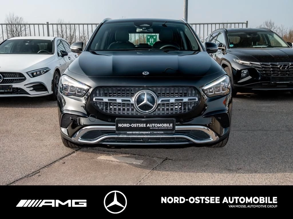 Mercedes-Benz-GLA-image-1