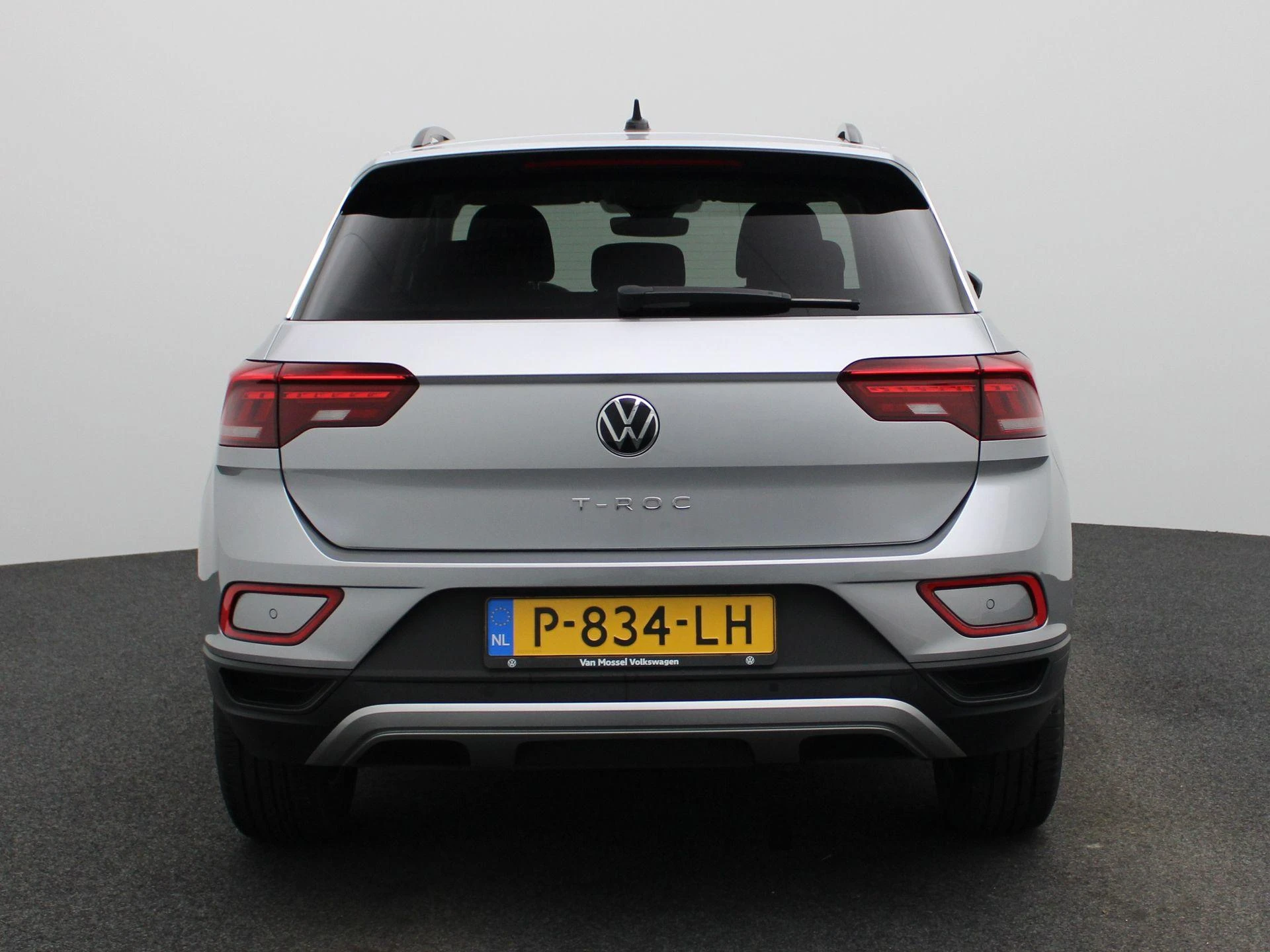 Volkswagen-T-Roc-image-4