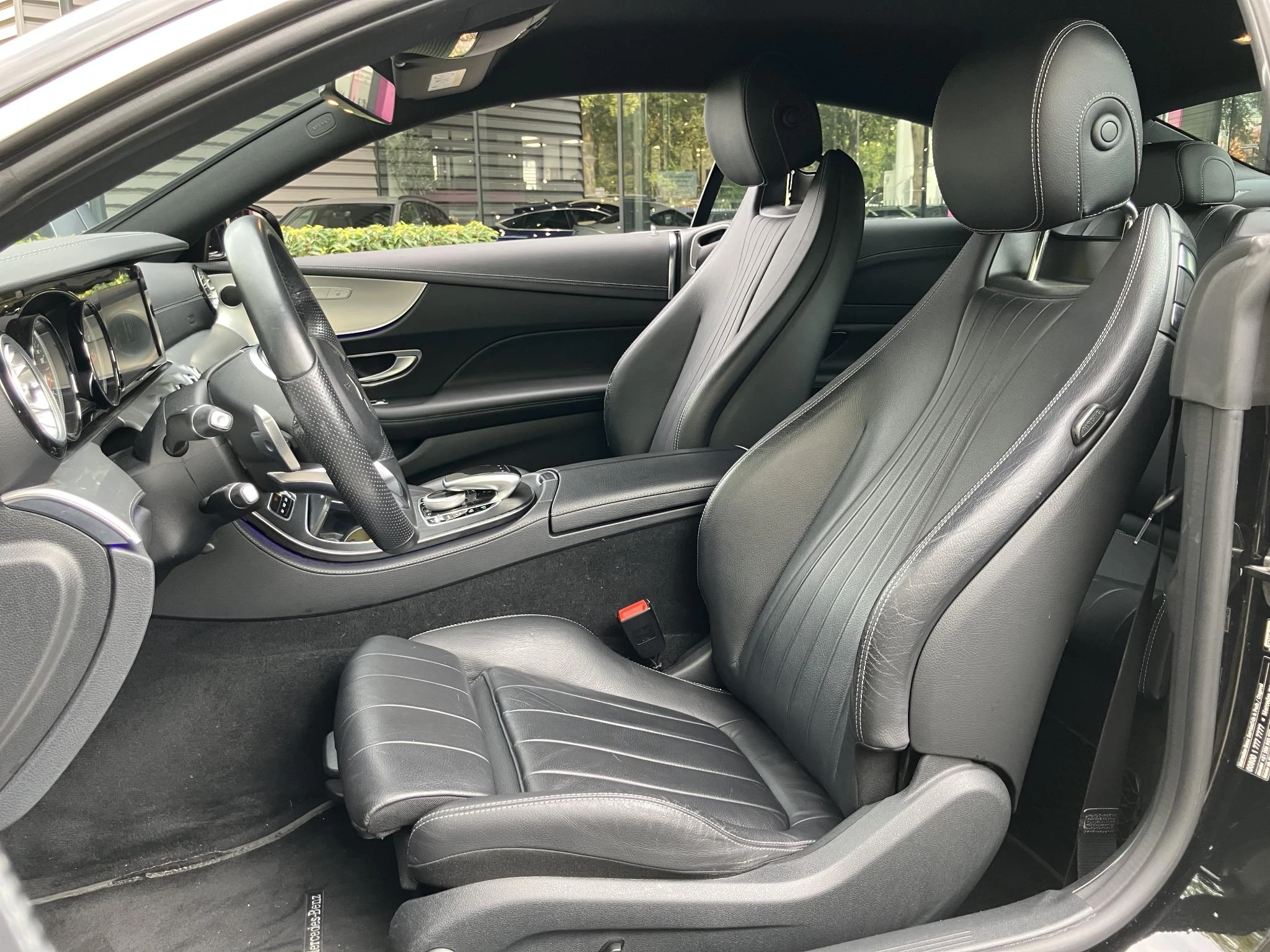 Mercedes-Benz-E-Klasse-image-6