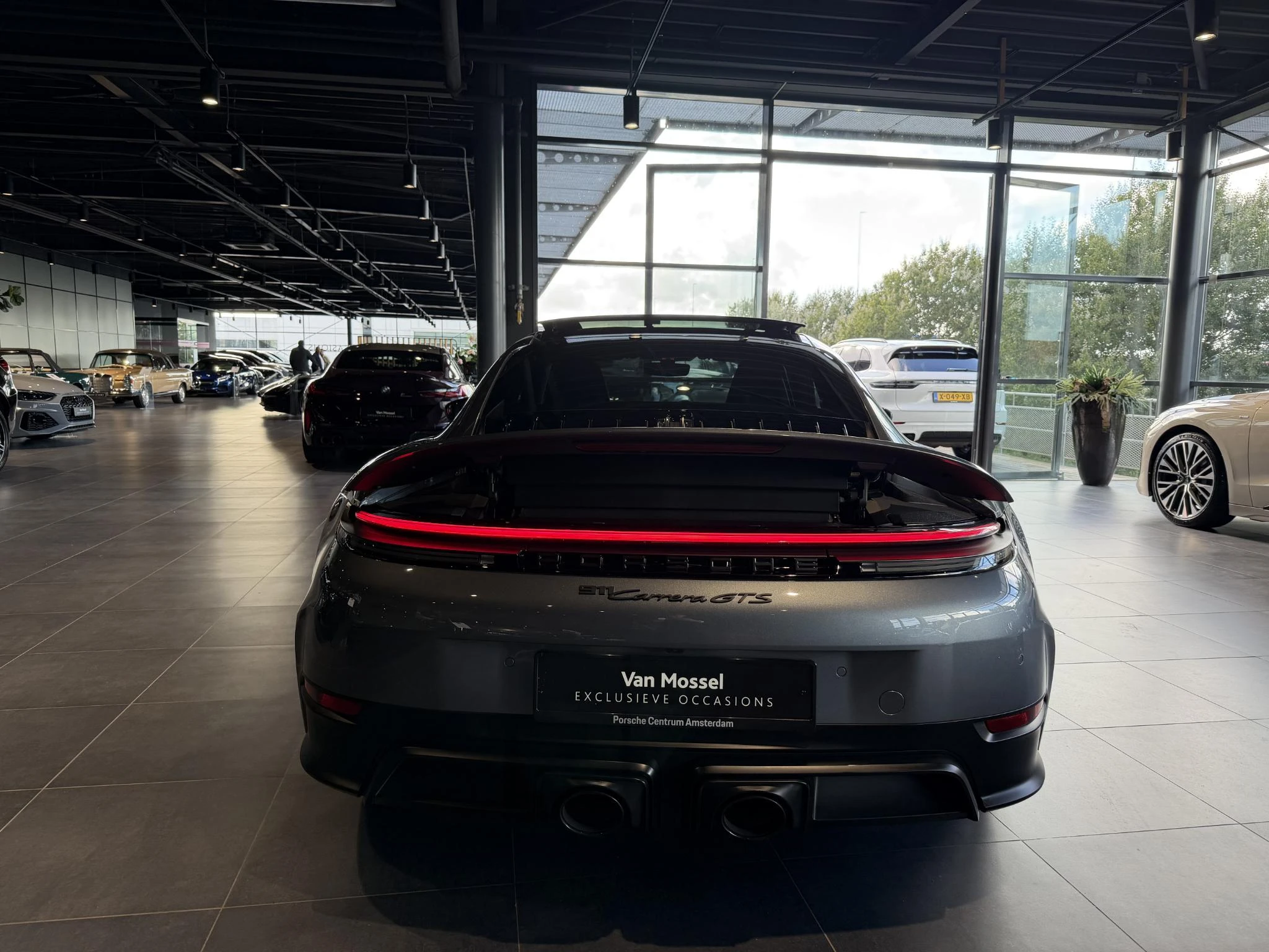 Porsche-911-image-19
