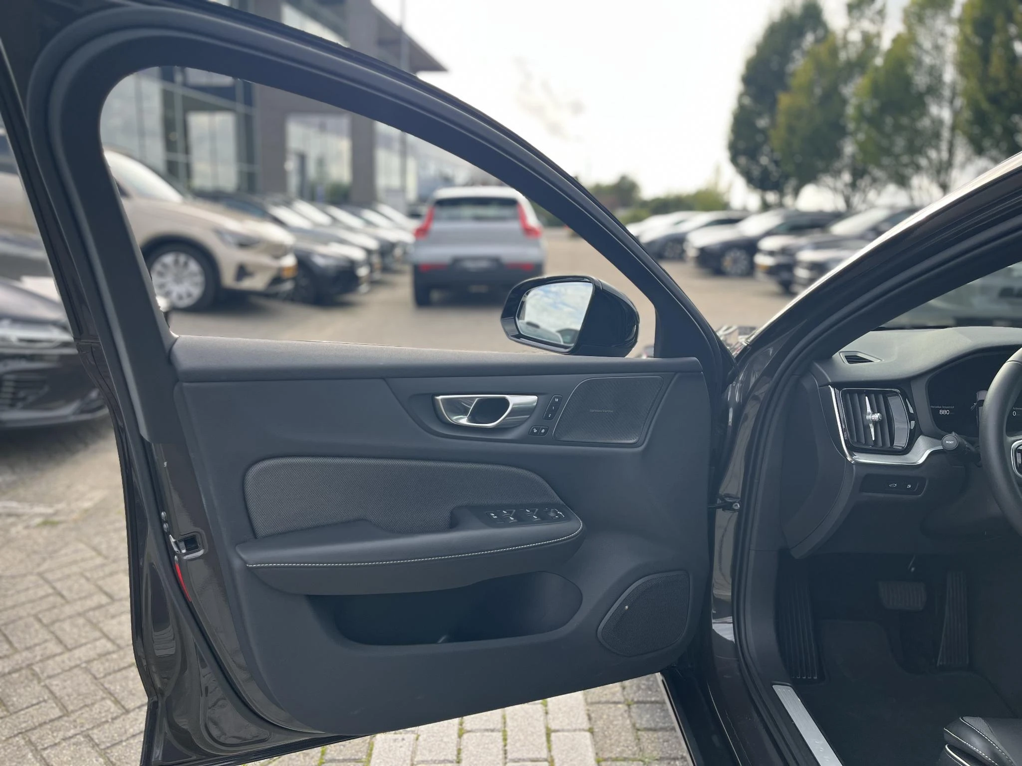 Volvo-V60-image-4