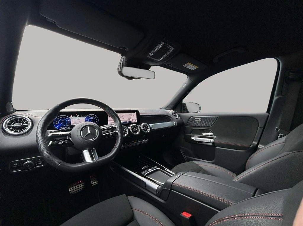 Mercedes-Benz-EQB-image-11