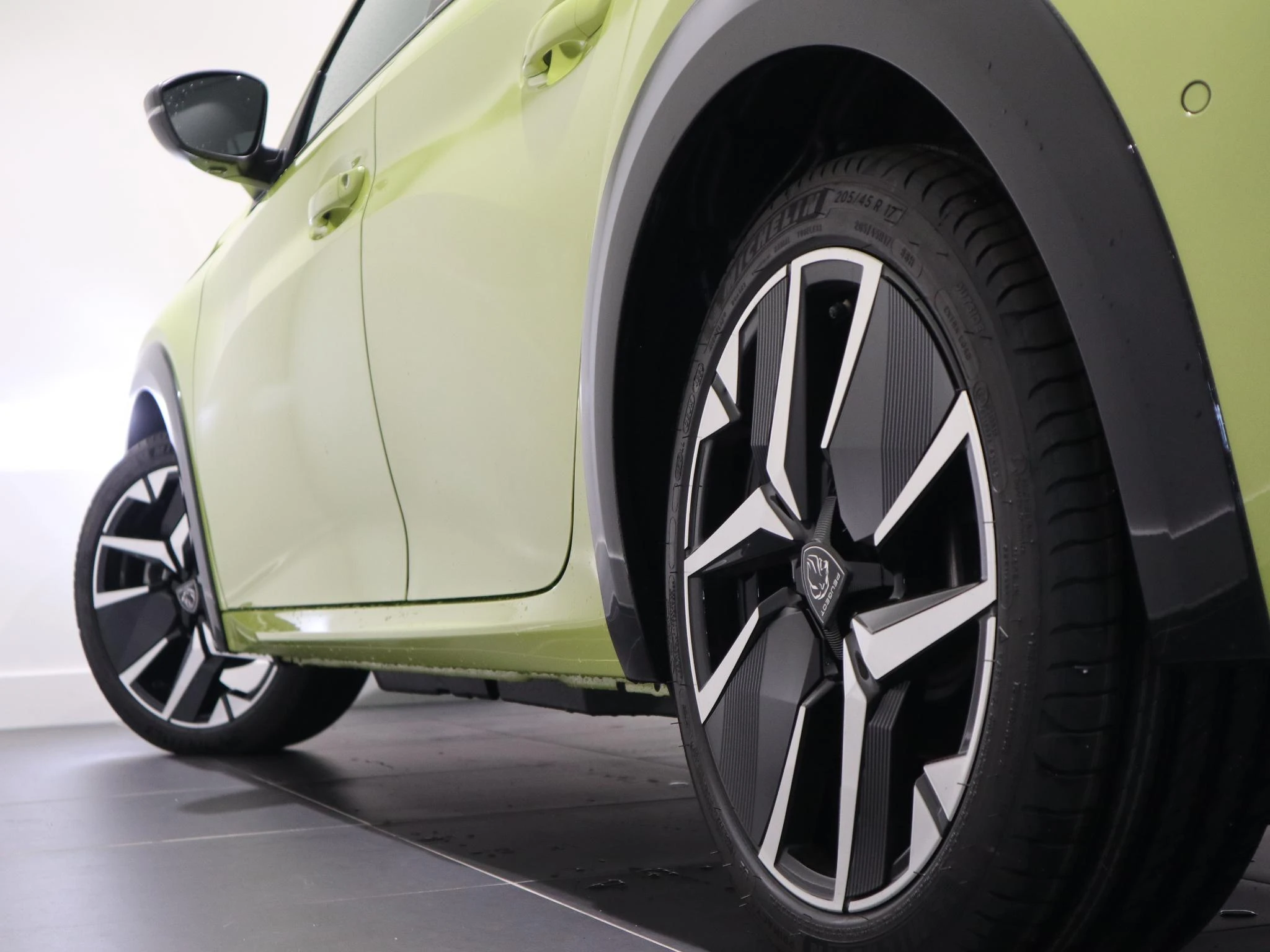 Peugeot-e-208-image-34