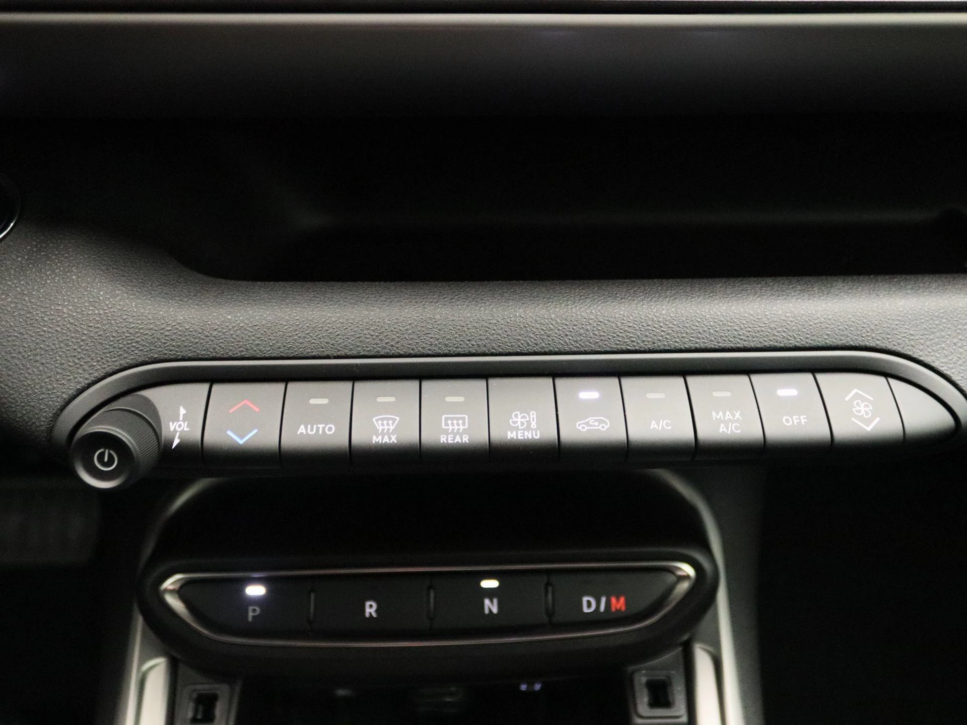 Jeep Avenger 1.2 e-Hybrid Summit