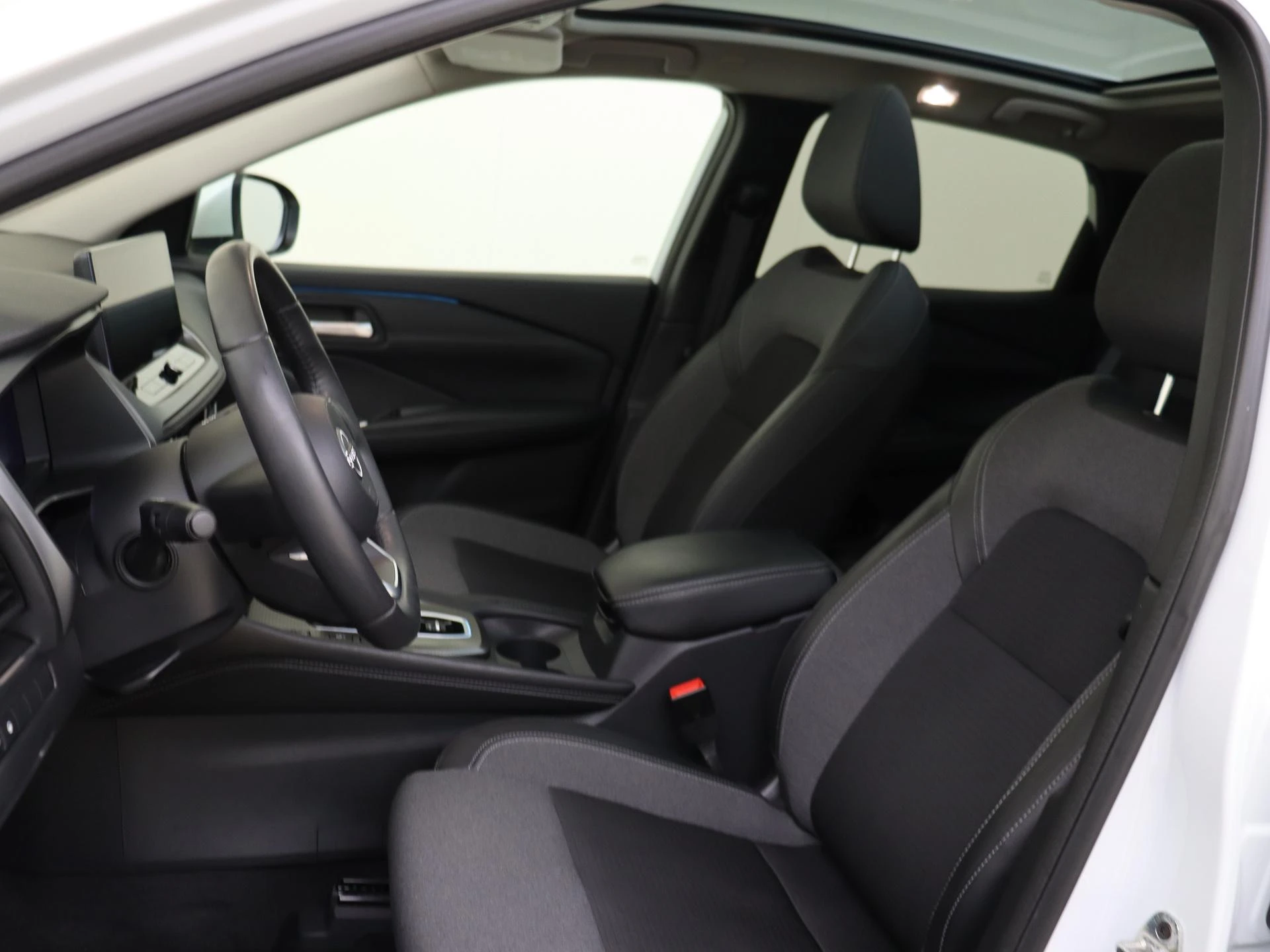 Nissan-QASHQAI-image-14