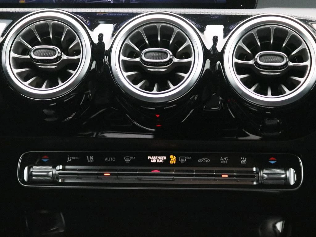 Mercedes-Benz CLA 250 e AMG Line Shooting Brake + TREKHAAK + CARPLAY + NIGHTPAKKET +