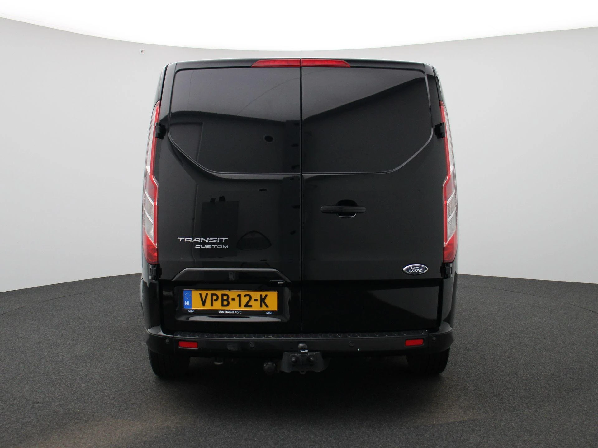 Ford-Transit Custom-image-4