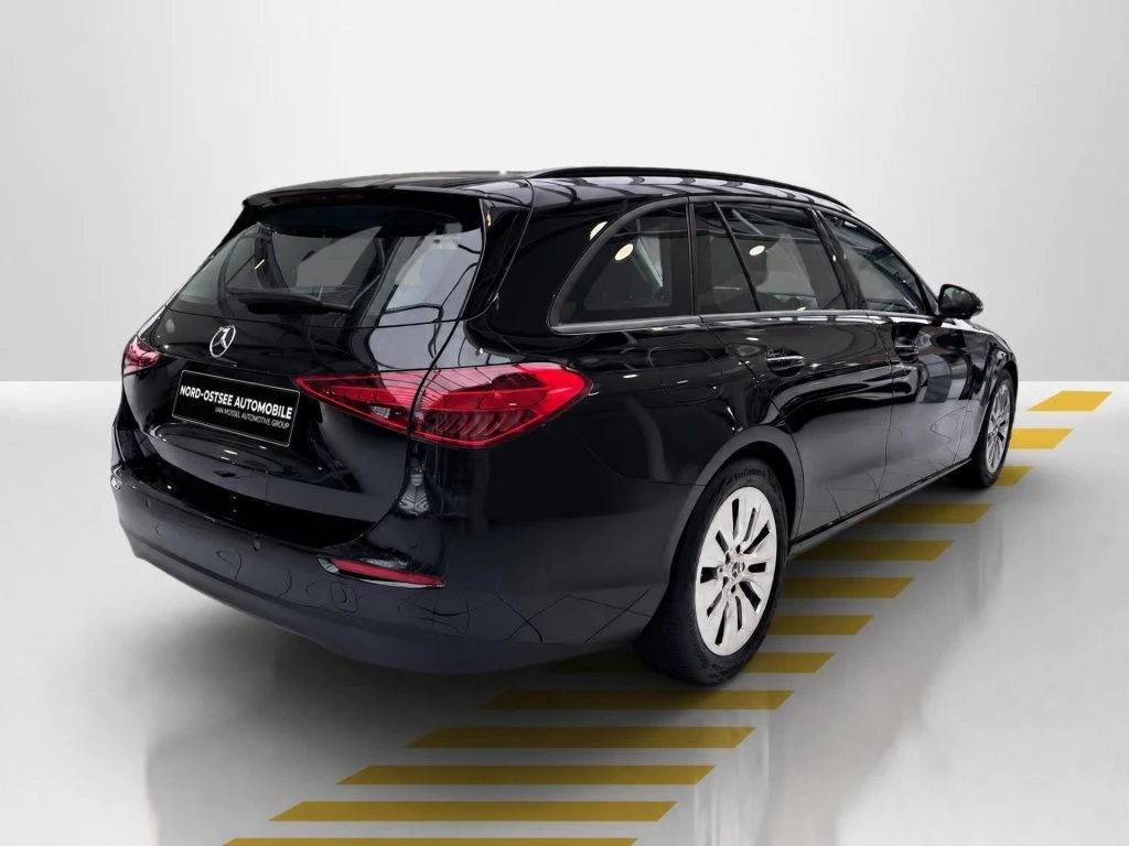 Mercedes-Benz-C-Klasse 220 d-image-13