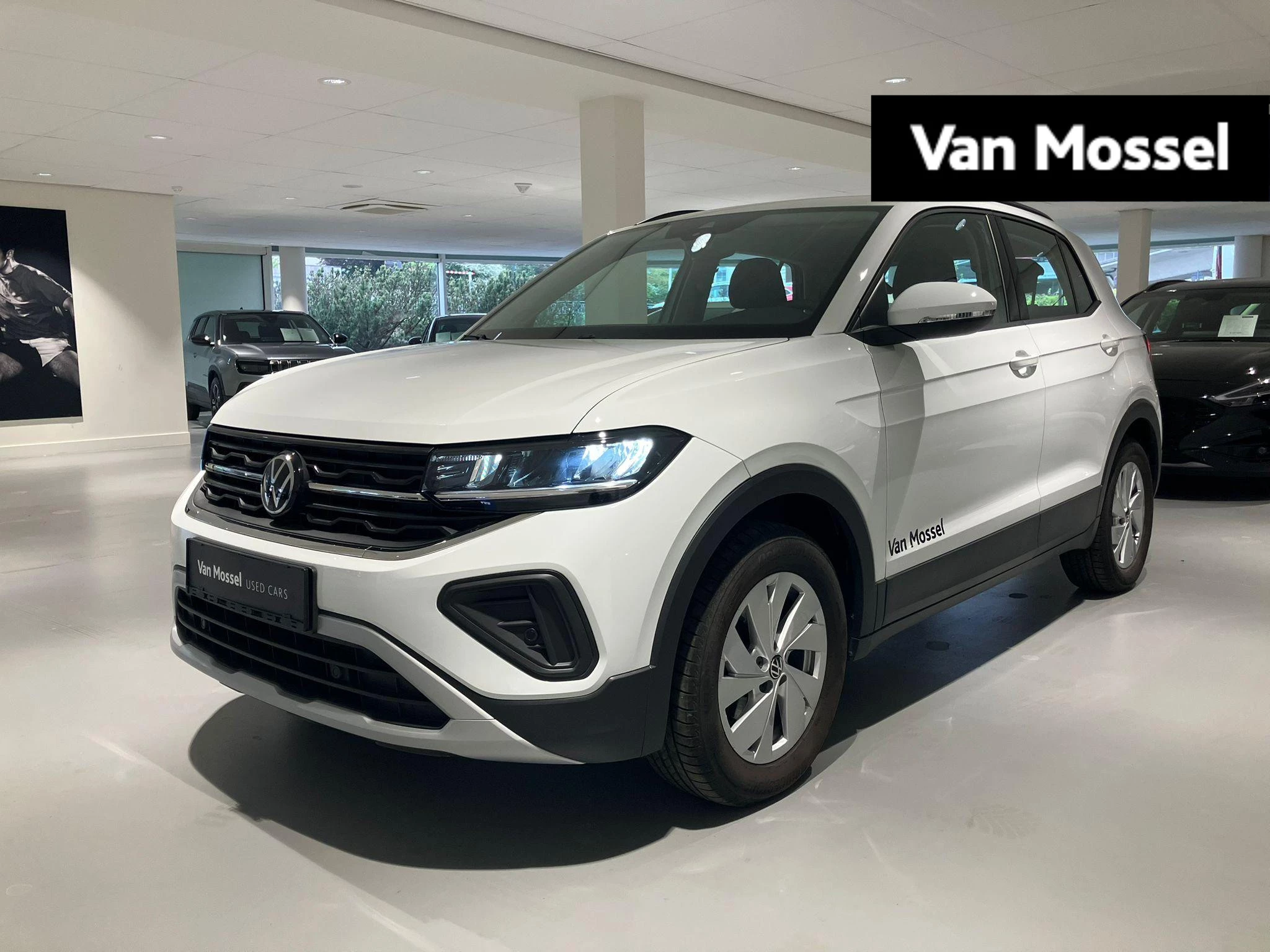 Volkswagen-T-Cross-image-0