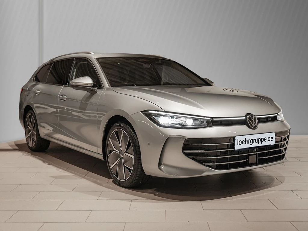 Volkswagen Passat 1,5 l eHybrid DSG Elegance AHK WR PANO