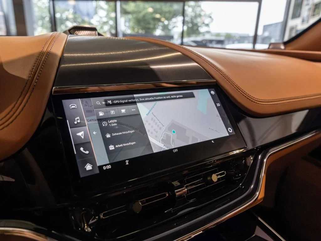 Aston Martin-DBX-image-11