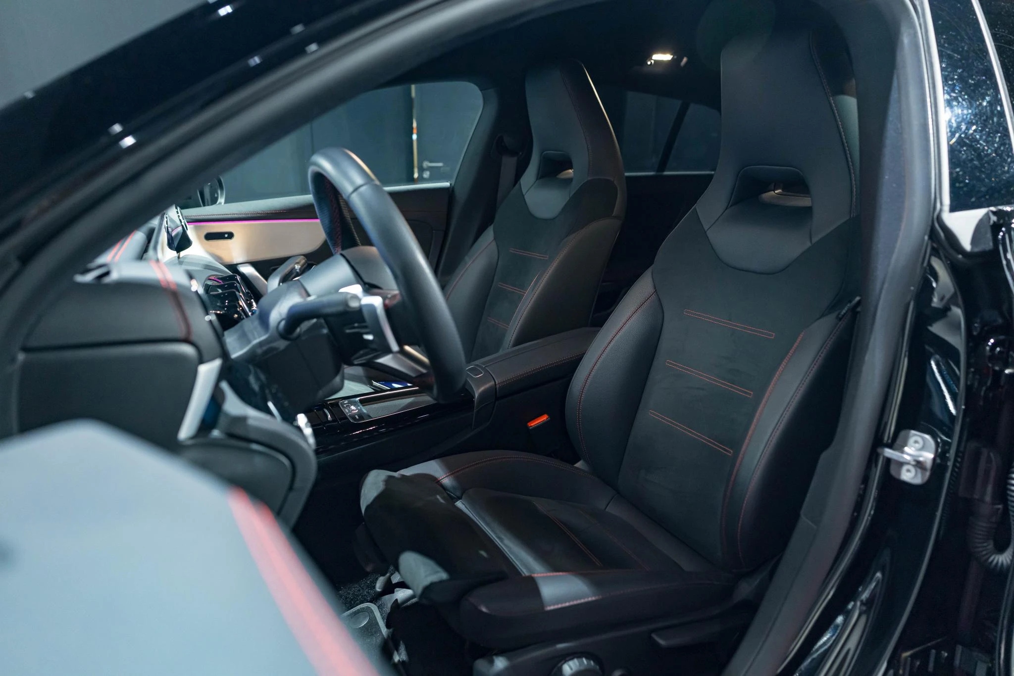 Mercedes-Benz-CLA-image-8