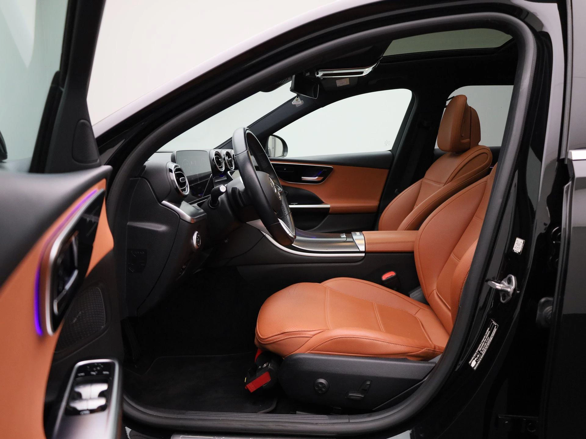 Mercedes-Benz-C-Klasse-image-12