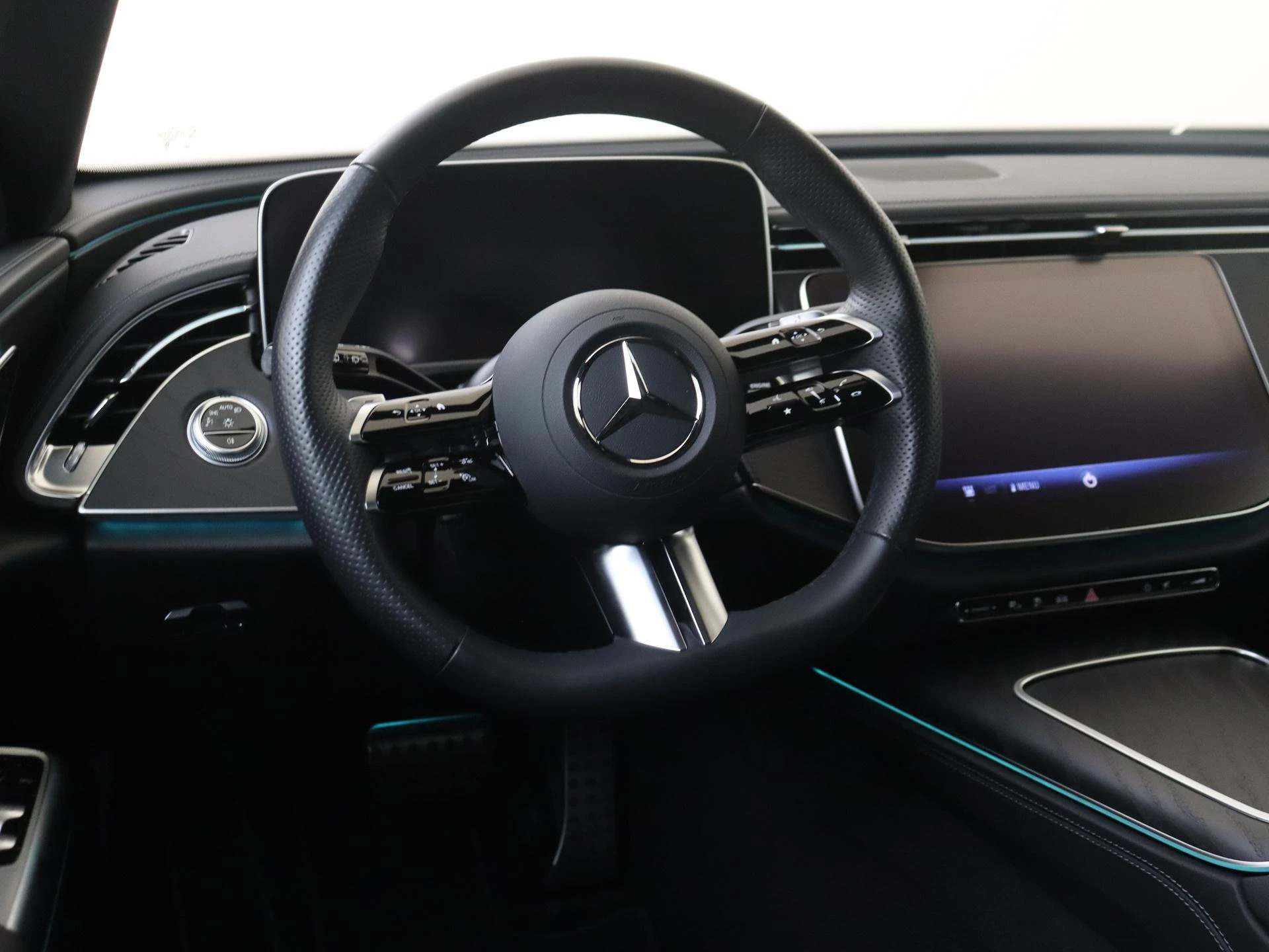 Mercedes-Benz-E-Klasse-image-9