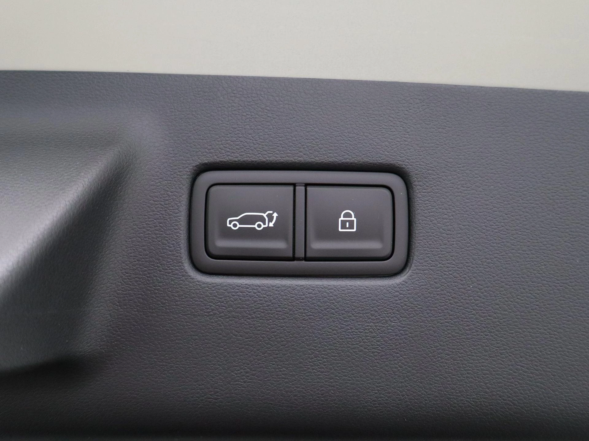 Hyundai-Santa Fe-image-32