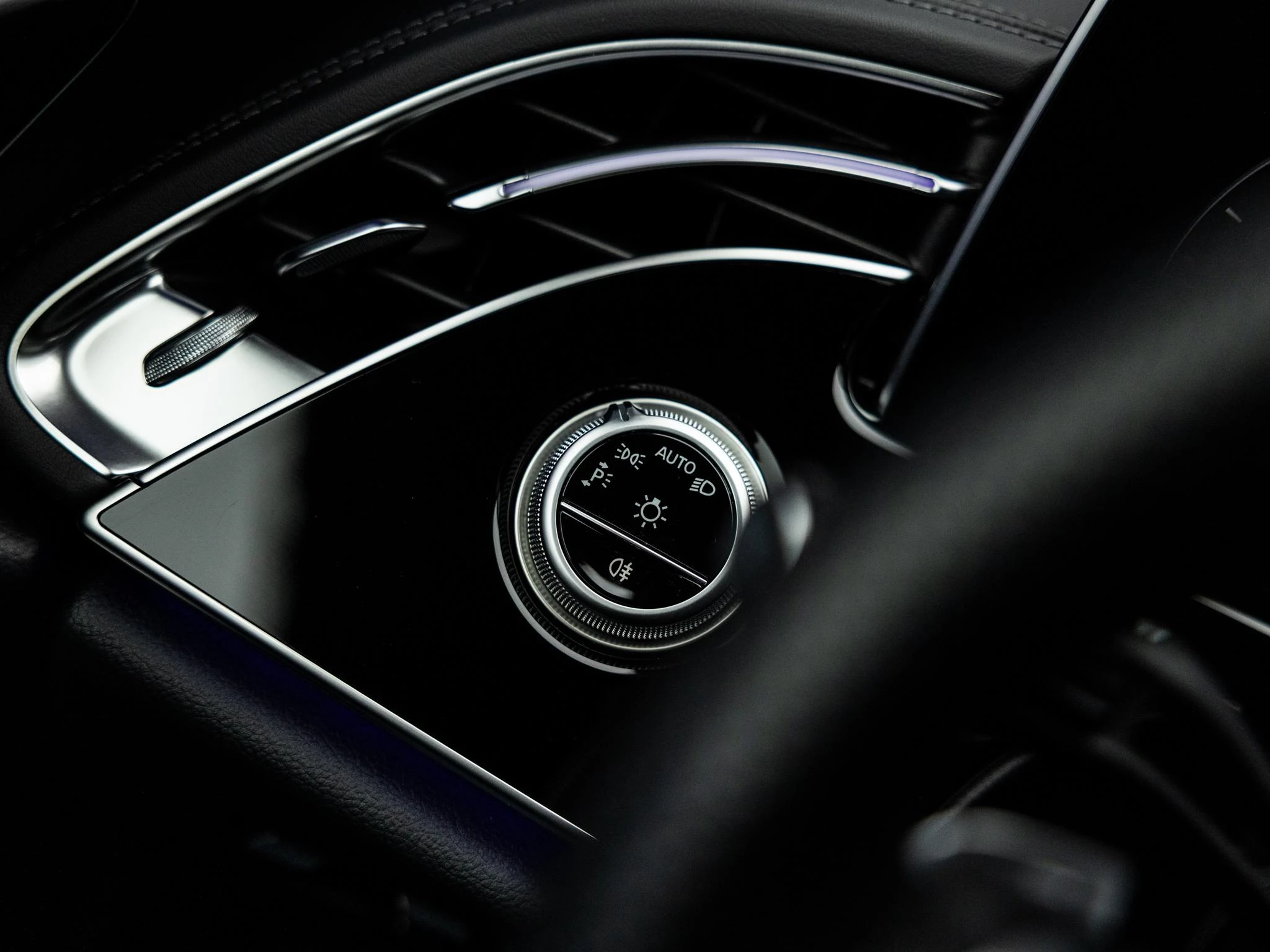 Mercedes-Benz-E-Klasse-image-51