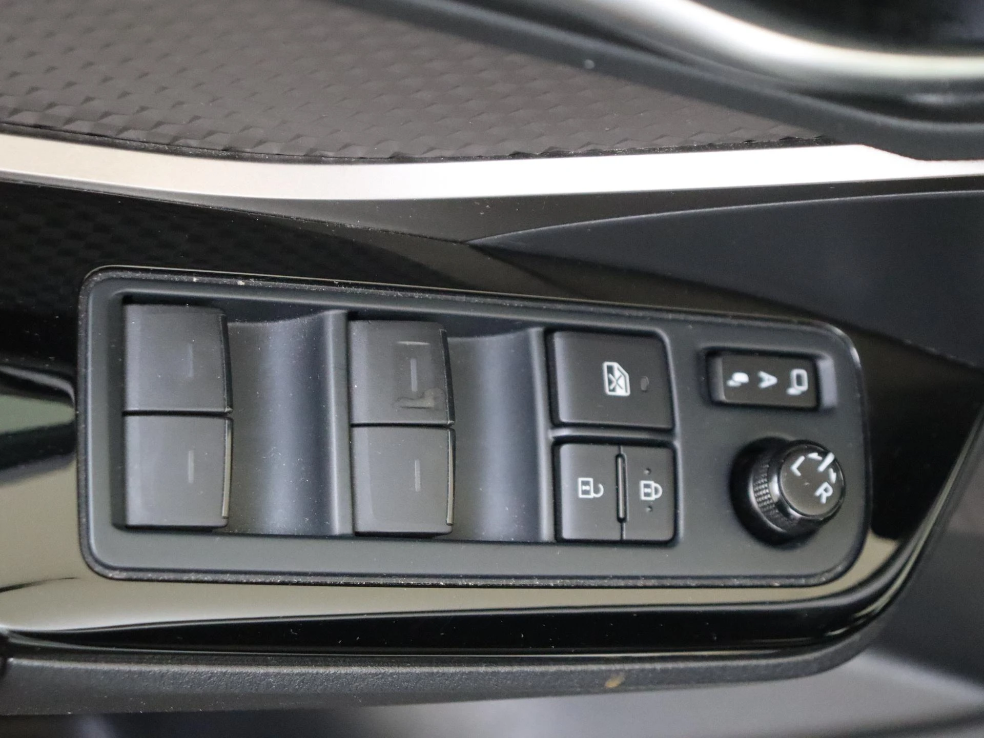 Toyota C-HR 2.0 Hybrid Executive AUTOMAAT