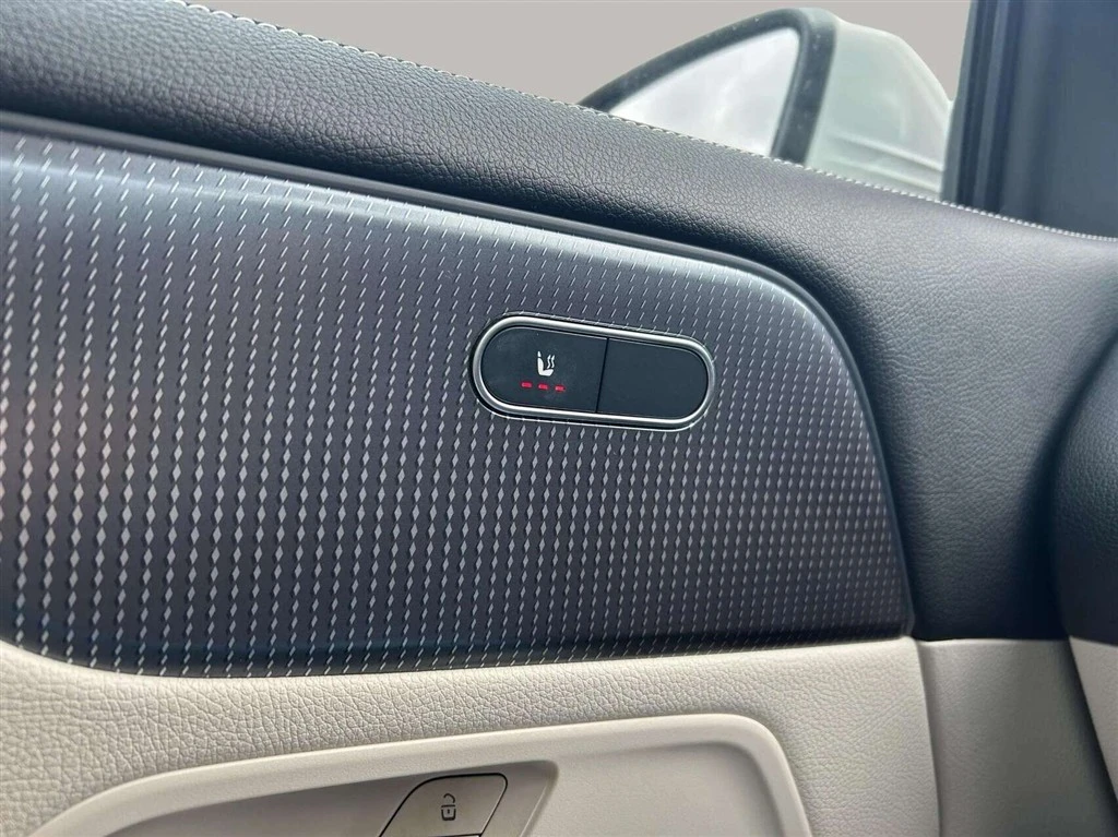 Mercedes-Benz-EQA-image-10