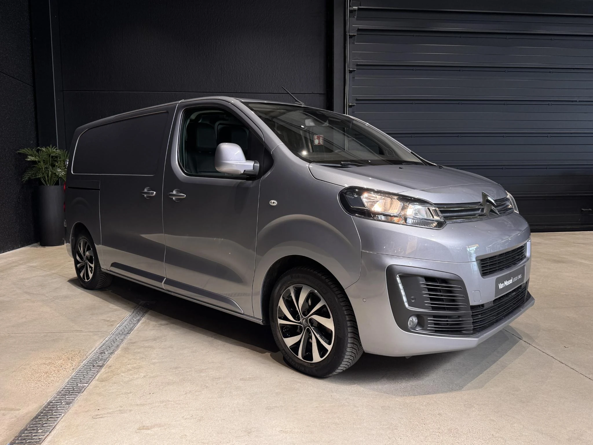 Citroën Jumpy M 2.0 BlueHDi 180 S&S EAT8 Driver