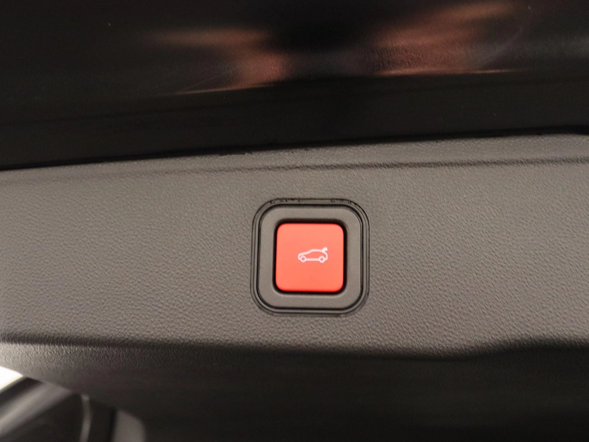 Jeep Avenger 1.2 e-Hybrid Summit