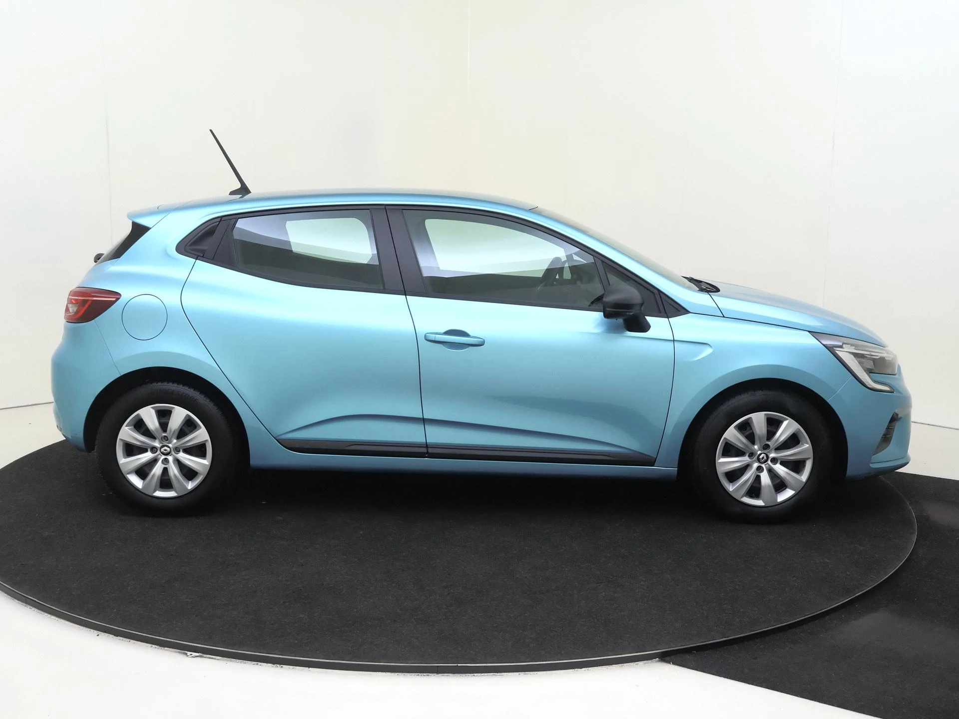 Renault-Clio-image-8