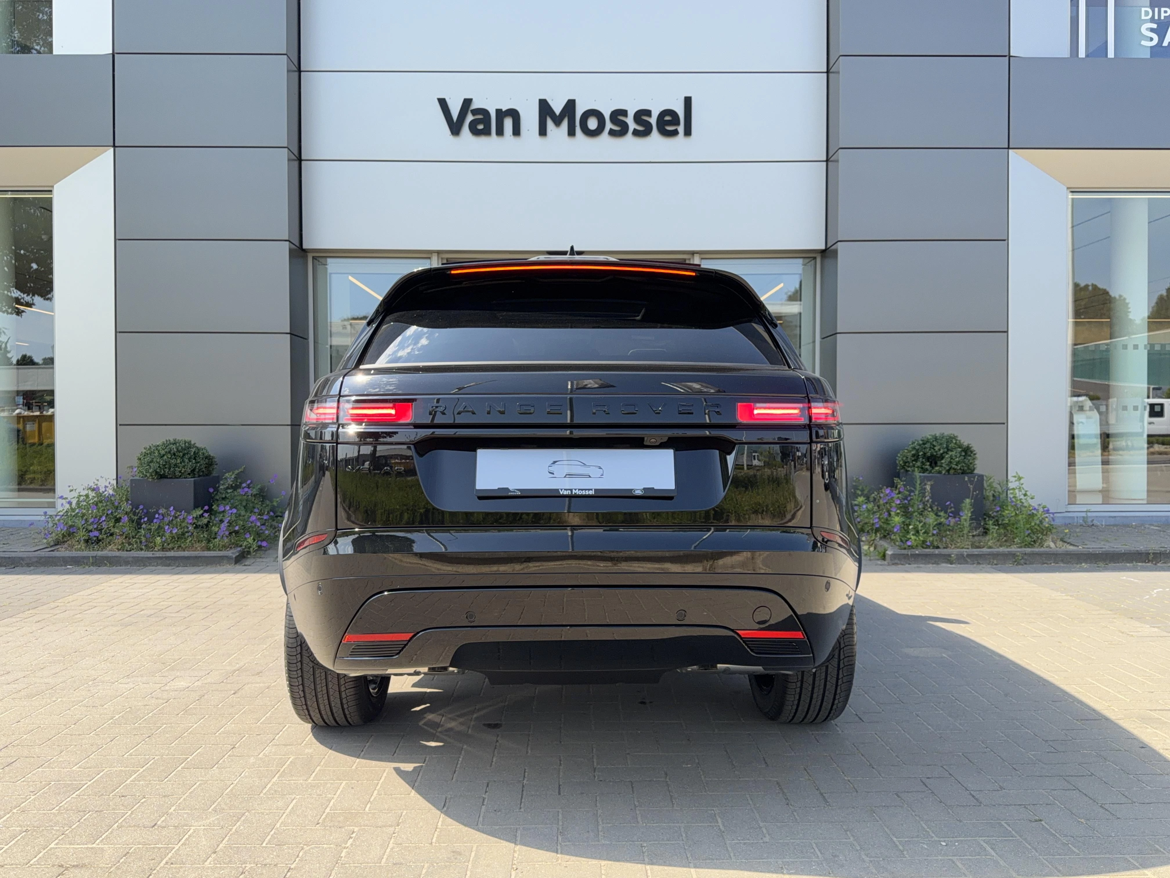 Land Rover Range Rover Velar P400e Belgravia AWD Auto. 26.75MY