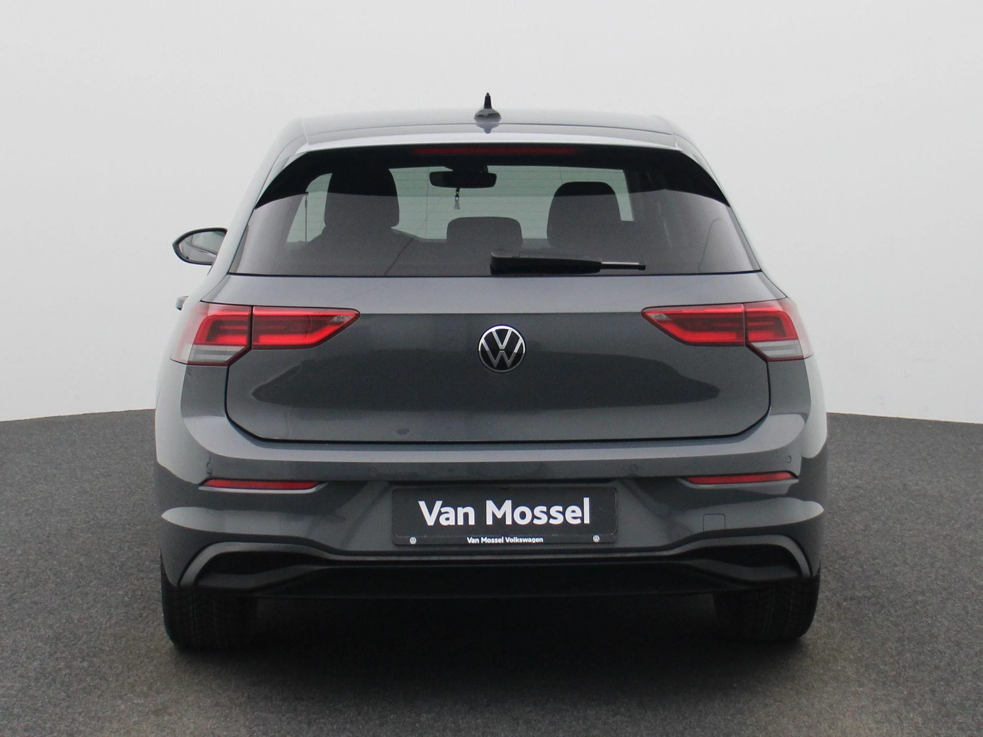 Volkswagen-Golf-image-4