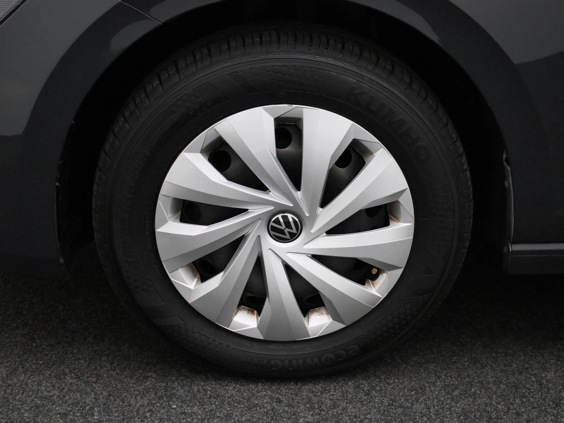 Volkswagen-Polo-image-13