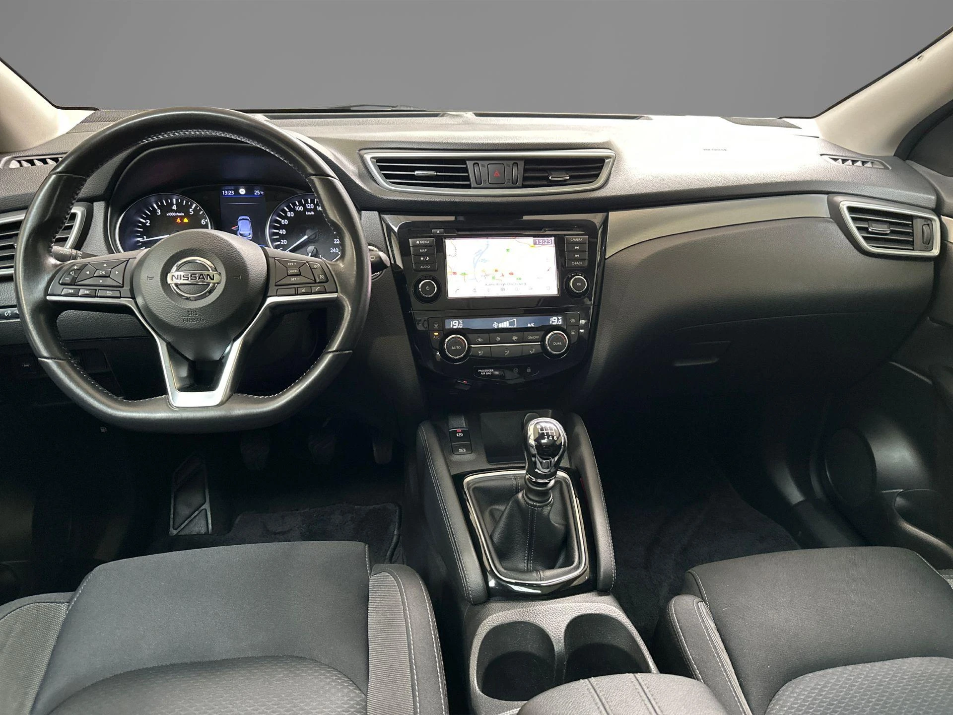 Nissan-QASHQAI-image-13