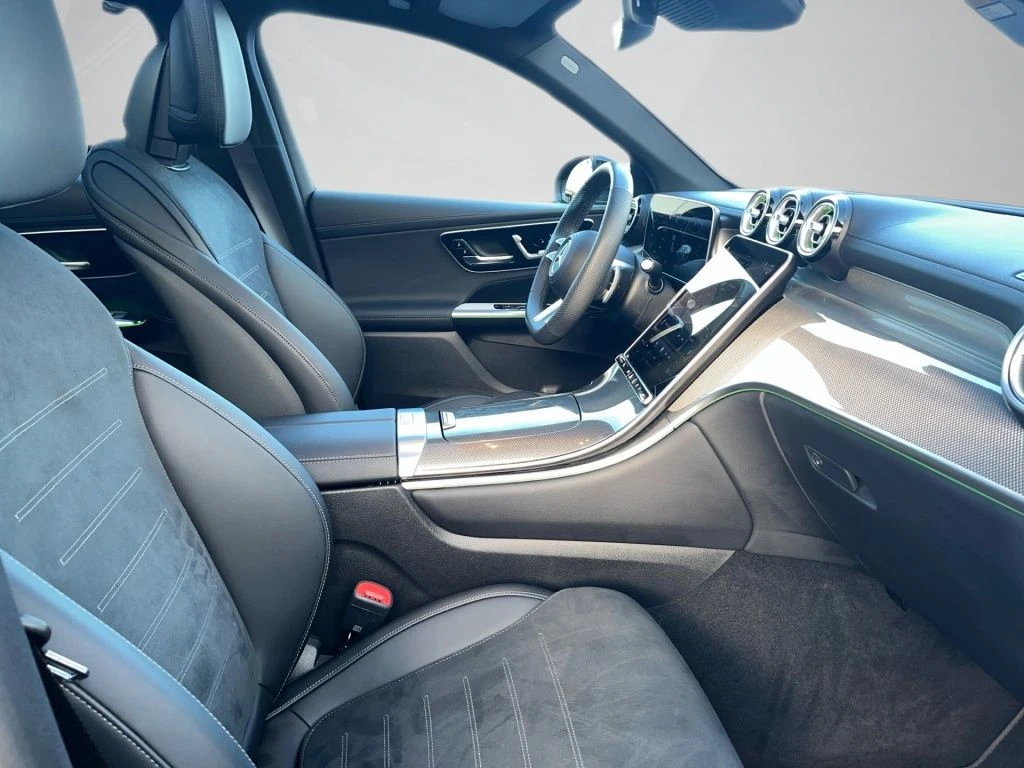 Mercedes-Benz-GLC 300 d-image-15
