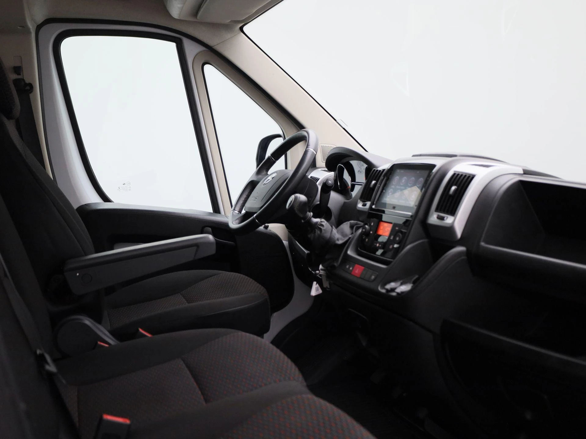 Opel-Movano-image-31