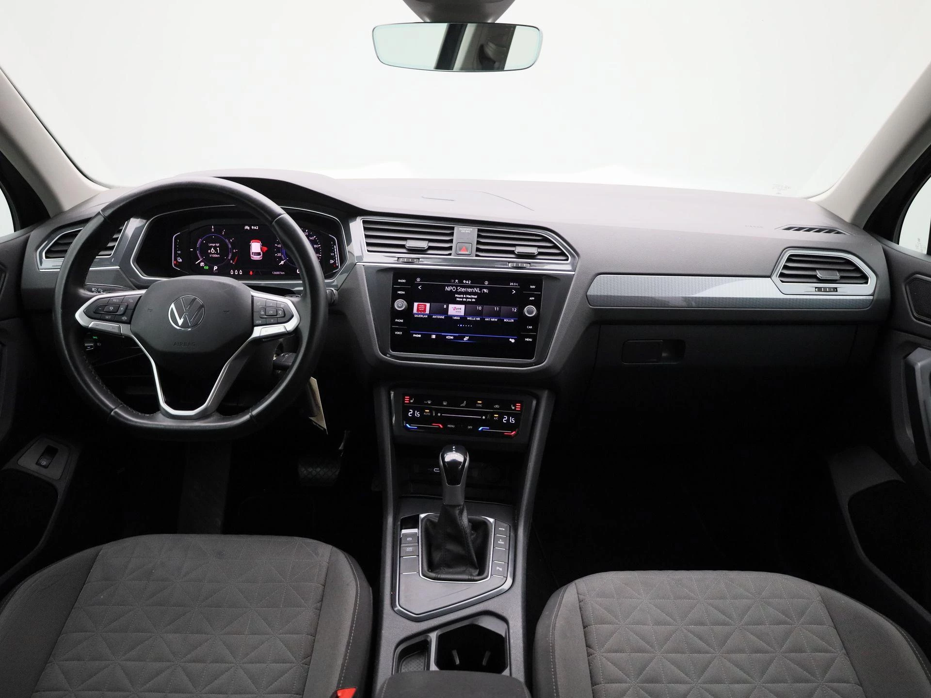 Volkswagen-Tiguan-image-34