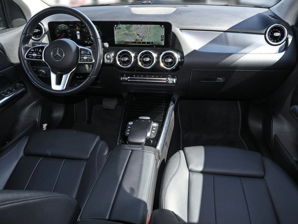 Mercedes-Benz-GLA 180-image-11