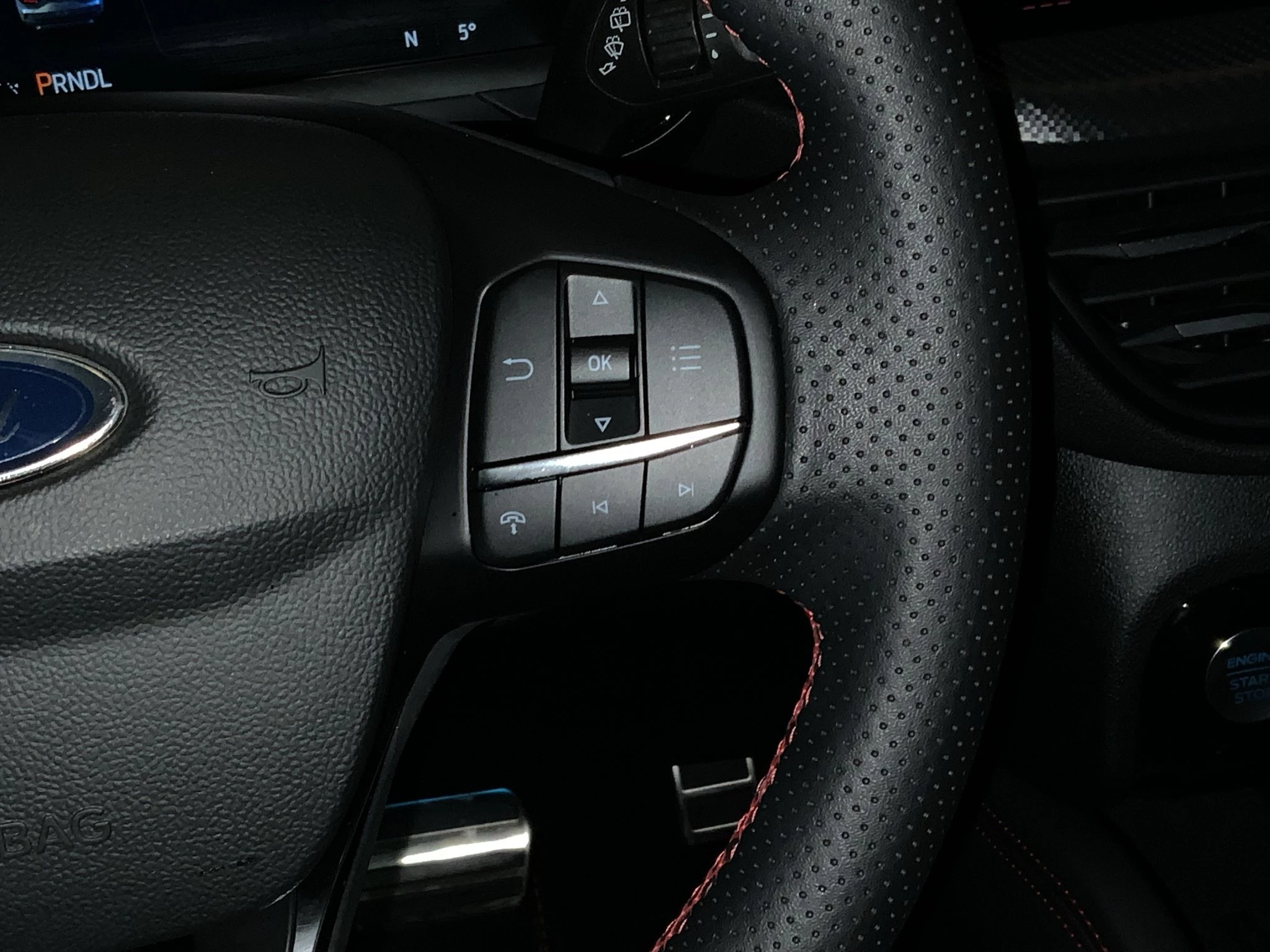 Ford Kuga ST-Line X Aut.*360GRAD*LED-MATRIX*NAVI*GRA*WINTER-PKT.