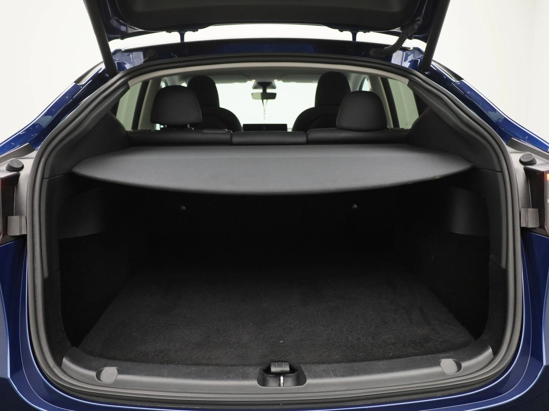 Tesla-Model Y-image-11